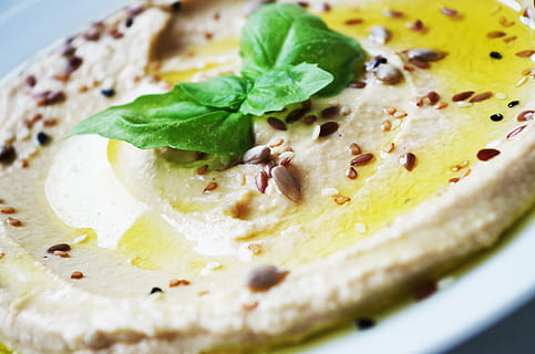 close-up photo, parsley, cream, sesame seeds, hummus, chickpeas, paste, basil, foliage, healthy, health, food, gourmet, plate, freshness, meal, close-up, cheese, food and drink, ready-to-eat, herb, selective focus, pizza, leaf, still life, indoors, indulgence, italian food, plant part, no people, vegetable, healthy eating, fruit, garnish, temptation, vegetarian food, 4K, CC0, public domain, royalty free