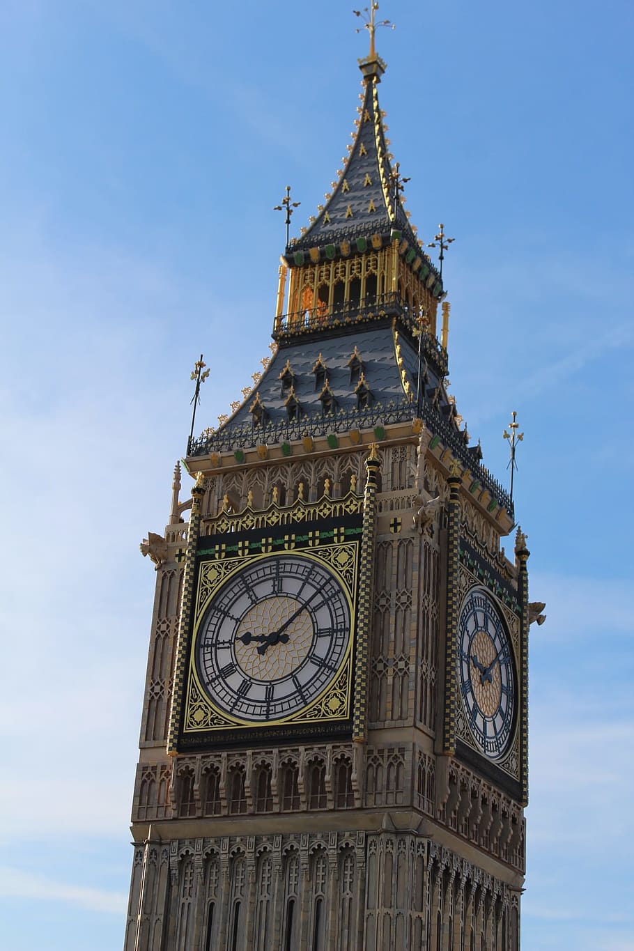 Grande ben, modello, torre, orologio, Torre, orologio, architettura, monumenti, costruzione, Torre dell'orologio, ornamenti, minieuroland, esterno dell'edificio, tempo, struttura costruita, cielo, Inquadratura dal basso, destinazioni di viaggio, alto - alto, nessuno, città, turismo, natura, viaggio, giorno, nuvola - cielo, quadrante, all'aperto, guglia, mano minuta, stile gotico, 1080P