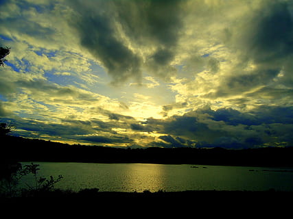 skumring, himmel, skyer, sommer, indstilling, landskab, solstråler, gyldne solnedgang, natur, i skumring, aftenhimmel, sø, uden for, aften, naturlig, smuk, aftenhimlen, vand, afspejling, flod kaveri, sydindien, indien, sky - himmel, scenics - natur, skønhed i naturen, rolig scene, ro, solnedgang, silhuet, ingen mennesker, idyllisk, sollys, dramatisk himmel, plante, ikke-urbane scene, udendørs, 2K, CC0, offentligt domæne, royaltyfrie