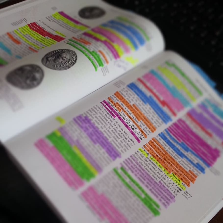 zvýrazněn, mincovní knihy, Černá, povrch, mince, rezervovat, učebnice, vysoká škola, učení se, zvýraznit, škola, vzdělání, literatura, studovat, studie, čtení, číst, student, moudrost, znalost, knihovna, stránka, vícebarevné, variace, výběr, detail, nikdo, velká skupina objektů, uvnitř, stálý život, sdělení, vysoký úhel pohledu, podnikání, finance, selektivní zaměření, v řadě, měna, papírové měny, technologie, tvořivost, papír, 1080P
