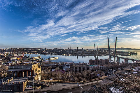 antenne, fotografering, bygninger, legeme, vand, kabelbane, kabel-forblevne bro, bro, Bugt, by, ovenfra, Rusland, bygning, arkitektur, russisk bro, seværdigheder, himmel, Fjernøsten, Vladivostok, sky - himmel, bygget struktur, ingen mennesker, bygning udvendig, natur, bybilledet, flod, transportmidler, høj vinkel visning, rejsemål, solnedgang, bro - menneskeskabt struktur, udendørs, passagerskib, skyskraber, 5K, CC0, offentligt domæne, royaltyfrie