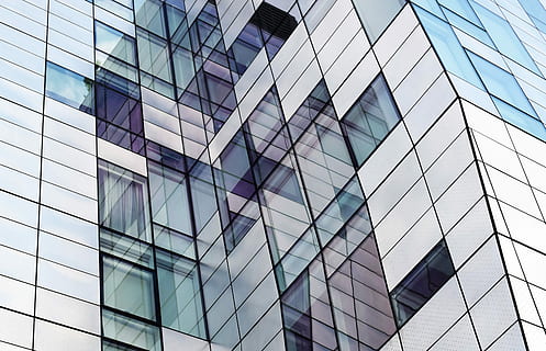 tæt på, fotografering, glas vinduesbygning, lav, vinkelfotografering, hvid, blå, gardinvæg, højhus, bygning, arkitektur, vindue, design, struktur, glas, geometriske, new york, bygget struktur, bygning udvendig, glas - materiale, moderne, by, afspejling, kontorbygning udvendig, mønster, kontor, fuld ramme, ingen mennesker, lav vinkel visning, dag, baggrunde, geometrisk form, skyskraber, 5K, CC0, offentligt domæne, royaltyfrie