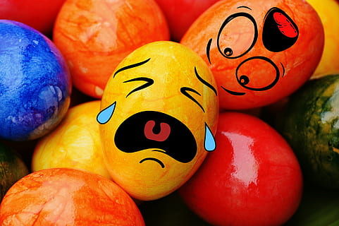 æg, malet, tørring, emoji kunstværk, påske, påskeæg, smiley, sjov, farverig, god påske, farvet, farve, mad, multi farvet, tæt på, fest, Kunst og håndværk, kreativitet, mad og drikke, antropomorfe smiley ansigt, ingen mennesker, halloween, antropomorfe ansigt, repræsentation, antropomorfe, sjovt, ansigt, smilende, orange farve, gruppe af objekter, dyr repræsentation, 2K, CC0, offentligt domæne, royaltyfrie