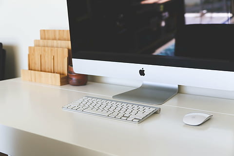măr, curat, calculator, birou, biroul de acasă, imac, tastatură, mouse-ul magic, minim, minimalismul, minimalist, spațiu de lucru, lucru, la locul de muncă, masa, tehnologie, mobila, în interior, laptop, echipamente de calcul, tehnologia fără fir, Afaceri, conexiune, nici o persoana, comunicare, Monitorul computerului, mouse-ul computerului, tastatura, natură moartă, corporativă, 5K, CC0, domeniu public, fără drepturi de autor