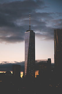 Foto, hög, stiga tornet, hög uppgång, torn, byggnader, arkitektur, skyskrapa, urban skyline, stadsbild, stad, new york city, urbana scenen, usa, stadsdel, byggnad exteriör, känt ställe, manhattan - new york city, byggd struktur, himmel, kontorsbyggnad, solnedgång, modern, Delstaten New York, stadsliv, Empire State Building, natt, skymning, finansdistriktet, företag, moln - himmel, hög - hög, inget folk, byggnad, natur, kontorsbyggnad exteriör, resmål, utomhus, upplyst, spira, 5K, CC0, offentligt domän, royaltyfria