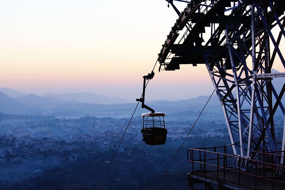 paesaggio, montagne, cielo, nuvole, blu, funivia, cavi, buio, crepuscolo, ambiente, sole della sera, alto, moderno, all'aperto, fotografia, acciaio, struttura, sistema di trasporto, architettura, struttura costruita, natura, tramonto, montagna, macchinario, industria di costruzioni, industria, gru - macchine edili, nessuno, metallo, funivia aerea, mezzi di trasporto, sviluppo, bellezza nella natura, nuvola - cielo, scenics - natura, attrezzatura da costruzione, 4K