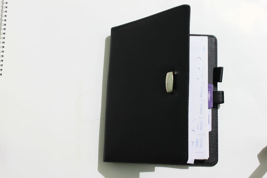 libro, Aperto, semplice, carta, bianca, vuoto, manuale, scuola, lettura, biblioteca, diario, imparare, conoscenza, Nota, studiando, apprendimento, pubblicazione, studia, documento, informazione, copertina, tecnologia, nessuno, sfondo bianco, avvicinamento, industria cinematografica, giorno, copia spazio, in casa, girato in studio, natura morta, colore nero, direttamente sopra, penna, vista dall'alto, bloc notes, attività commerciale, ritagliare, forniture per ufficio, organizzatore personale, tavolo, 4K