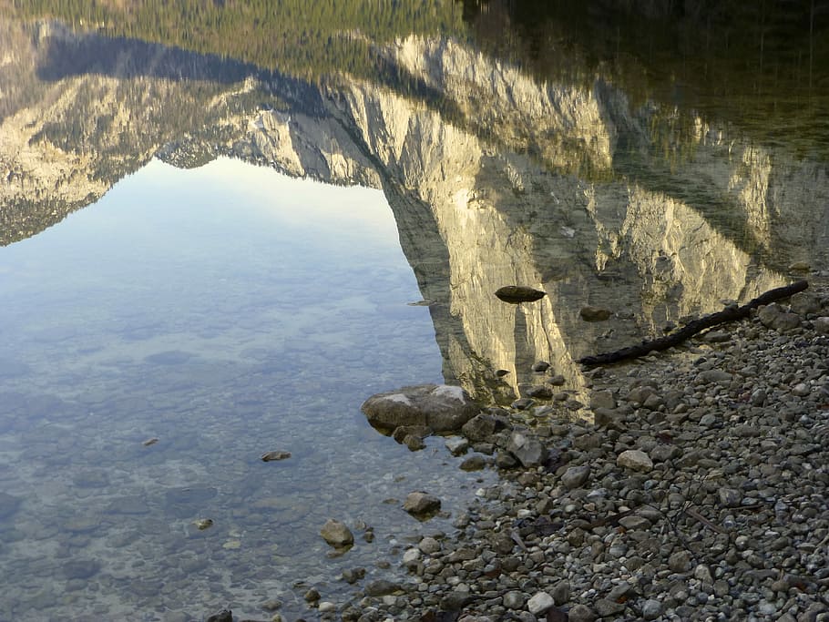 lago alpino, reflejo, reflexión, lago, alpino, romántico, montañas, pared empinada, día, nadie, naturaleza, agua, al aire libre, de cerca, tranquilidad, belleza en la naturaleza, rock, escena tranquila, vista de alto ángulo, sólido, roca - objeto, paisajes - naturaleza, invierno, temperatura fría, escena no urbana, tierra, montaña, 4K