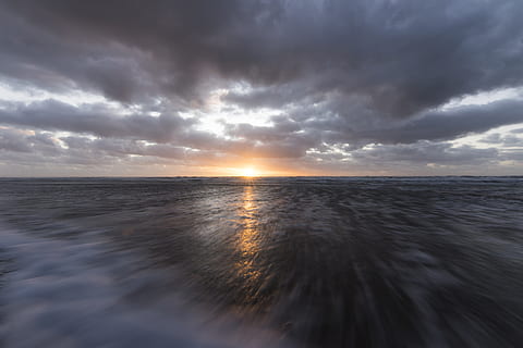 apus de soare, nori, mare, ocean, peisaj, apă, călătorie, vară, natură, cer, soare, răsărit, orizont, val, coastă, relaxa, sportiv, seară, zori de zi, plajă, apus de soare peisaj, concediu de odihna, calm, naviga, peisaj marin, siluetă, culoare, în aer liber, dimineaţă, tropical, barcă, plajă apus de soare, plaja de soare, mod de viata, destinaţie, pace, nor - cer, Cloudscape, nici o persoana, orizontul peste apă, scenics, albastru, frumusețe în natură, litoral, nisip, dramatic cer, lumina soarelui, liniște, scenice - natura, o scenă liniștită, idilic, reflecţie, scenă non-urbană, mişcare, acoperit de nori, 5K, CC0, domeniu public, fără drepturi de autor