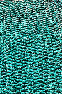 xarxa de pesca, malla, node, fons, marc complet, patró, cap gent, textura, color verd, tèxtil, primer pla, repetició, blau, dia, disseny, menjar i beguda, abundància, vista d’angle alt, xarxa, a l'interior, gran grup d'objectes, transparent, color turquesa, 4K, CC0, domini públic, lliure de regalies