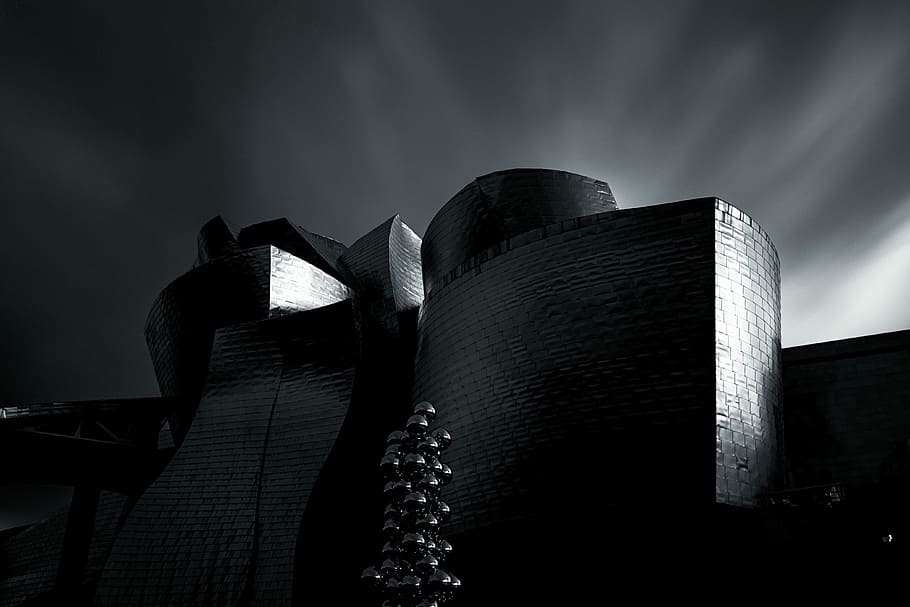 gråtonebillede, beton, struktur, gråtonebilleder, bygning, arkitektur, museum, design, berømt, milepæl, kontrast, sort og hvid, monokrom, Guggenheim, dis, glød, bilbao, Gehry, kunst, lang eksponering, dagtimerne lang eksponering, museo, bygning udvendig, bygget struktur, lav vinkel visning, himmel, by, natur, nat, ingen mennesker, sky - himmel, skyskraber, kontorbygning udvendig, udendørs, mørk, tårn, rejsemål, skumring, moderne, 4K