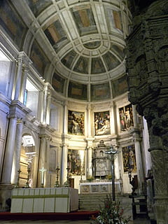 perspectivă, clădire, structura, detaliile plafonului, arhitectură, Portugalia, Lisabona, coloane, arcuri, altar, biserică, interior, proiecta, catedrală, construită, religie, lăcaș de cult, credință, spiritualitate, în interior, istorie, trecutul, nici o persoana, destinații de călătorie, coloană arhitecturală, zi, vedere unghiulară joasă, tavan, bogat ornamentat, cupolă, stil gotic, 4K, CC0, domeniu public, fără drepturi de autor