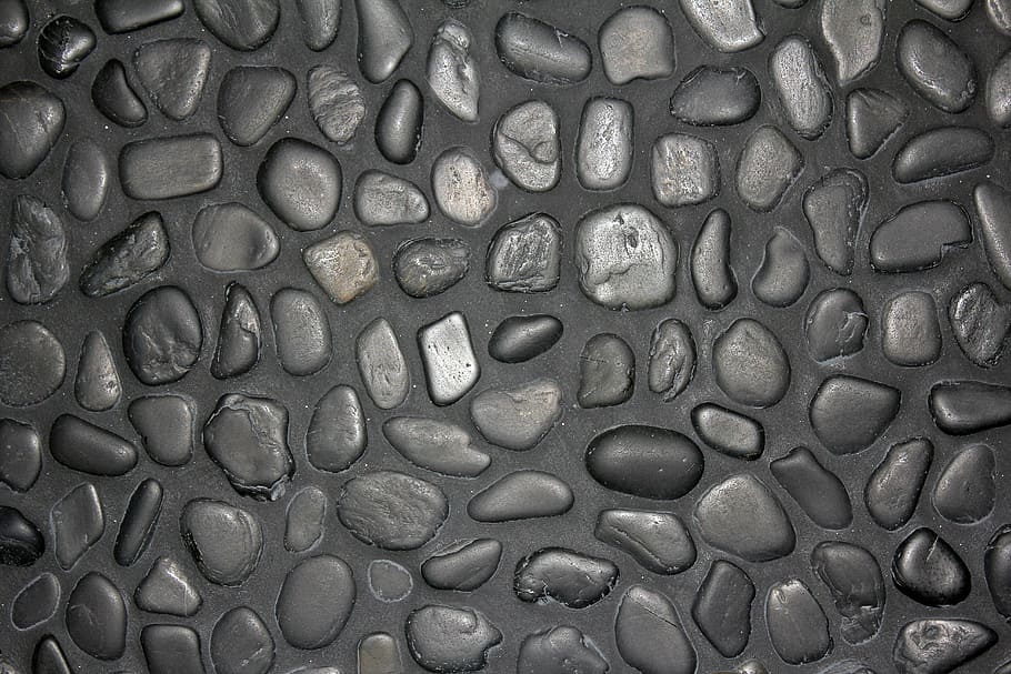 revestiment de parets de còdols, artesania, còdols, pedres, estructura, textura, negre, patró, fons, paret de pedra de còdols, paret de còdols, paret de pedra, llosa, marc complet, primer pla, cap gent, directament a sobre, a l'interior, gran grup d'objectes, abundància, humit, ordre, arranjament, gris, dia, natura morta, vista d’angle alt, repetició, 5K