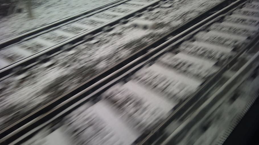 treno, percorsi, la neve, treni, sentiero, rotaie, orizzonte, in viaggio, movimento sfocato, movimento, nessuno, sfondi, fotogramma intero, modello, avvicinamento, astratto, messa a fuoco selettiva, defocused, strutturato, vista dall'alto, natura, giorno, in casa, velocità, carta, abbondanza, tecnologia, comunicazione, 2K