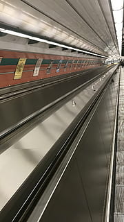 city, elevator, metro, transportation, indoors, architecture, illuminated, convenience, travel, escalator, technology, mode of transportation, modern, railing, direction, no people, moving walkway, public transportation, built structure, motion, the way forward, diminishing perspective, connection, ceiling, 1080P, CC0, public domain, royalty free