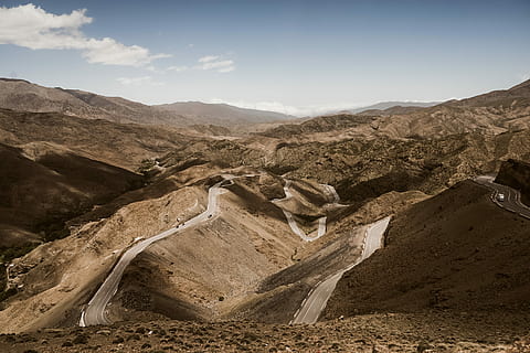 landskabsfotografering, bjergkæde, fugl, øjenblik, Brun, bjerg, vej, sti, sollys, skygge, kurve, Afrika, øde, ørken, landdistrikterne, natur, landskab, bjergtop, tur, buede vej, miljø, scenics - natur, klippe, skønhed i naturen, ikke-urbane scene, rock-objekt, solid, ro, geologi, himmel, jord, ingen mennesker, sky - himmel, klima, rock formation, fysisk geografi, tørt klima, udendørs, eroderet, 4K, CC0, offentligt domæne, royaltyfrie
