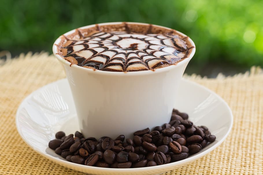 kunst, koffein, kaffe, kop, aromatisk, bønne, drik, sløring, morgenmad, cappuccino, keramisk kop, chokolade, tæt på, fløde, lækker, drikke, skum, fokus, hed, latte, mælk, mokka, krus, underkop, sød, bord, smag, kaffe - drikke, mad og drikke, kaffekop, ristet kaffebønne, mad, fokus på forgrunden, porcelæn, friskhed, forfriskning, stilleben, ingen mennesker, Brun, 5K