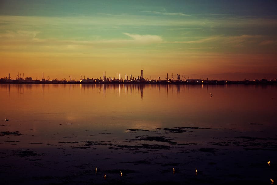 tenang, tubuh, air, keemasan, jam, pemandangan, fotografi, kota, kaki langit, matahari terbenam, senja, malam, refleksi, alam, keindahan di alam, ketenangan, langit, adegan yang tenang, di luar rumah, Arsitektur, scenics - alam, eksterior bangunan, tidak ada orang, struktur yang dibangun, awan - langit, warna oranye, tepi laut, tujuan wisata, bayangan hitam, 5K