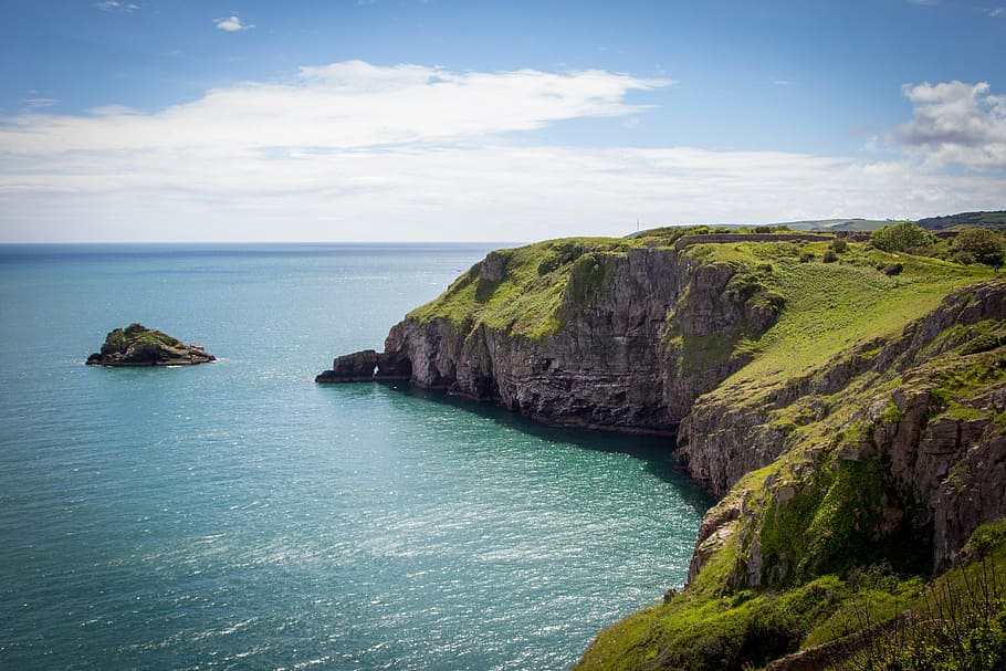 Costa, Brixham, devon, cap de baies, mar, Anglaterra, UK, anglès, oceà, torbay, costaner, vora del mar, viatjar, escena, Riba, penya-segats, escènic, paisatge, assolellat, badia, blau, a l'aire lliure, aigua, bellesa a la natura, escenics - natura, cel, escena tranquil·la, tranquil·litat, terra, horitzó, horitzó sobre l’aigua, núvol - cel, naturalesa, rock, idíl·lic, cap gent, penya-segat, dia, rock - object, escena no urbana, litoral rocós, 5K