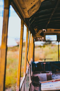 foto, autobús, interior, interior del bus abandonat, explorant, òxid, abandonat, taronja, transport, rovellat, a l'aire lliure, vell, cap gent, vies del ferrocarril, mode de transport, dia, primer pla, tren, finestra, manera de transport, transport per ferrocarril, transport públic, interior del vehicle, tren - vehicle, vehicle terrestre, a l'interior, vidre - material, arquitectura, metall, tren de passatgers, centrar-se en primer pla, viatjar, 4K, CC0, domini públic, lliure de regalies