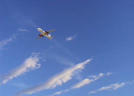 himmel, skyer, fly, blå, dag, lys, blå, dag, tager afsted, lufthavn, rejse, turisme, sti, luft, luftfart, flyvende, sky - himmel, Midt i luften, lav vinkel visning, transportmidler, luftfartøj, natur, transportform, bevægelse, ingen mennesker, på farten, udendørs, helikopter, solrig, 1080P, CC0, offentligt domæne, royaltyfrie
