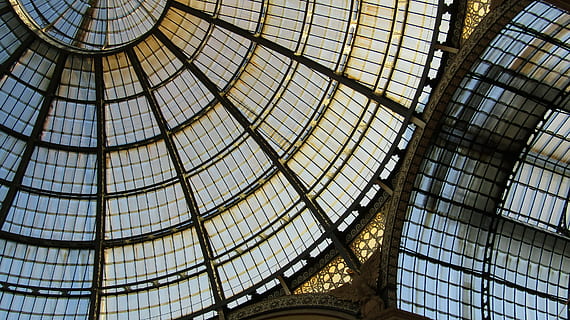 vidre, sostre, estructura, finestres, arquitectura, galeria, milano, reflexió, galeria vittorio emanuele ii, estructura construïda, patró, vidre - material, vista d’angle baix, a l'interior, cúpula, cap gent, dia, llum solar, característica arquitectònica, disseny, destinacions de viatge, edifici, forma, modern, turisme, viatjar, claraboia, 2K, CC0, domini públic, lliure de regalies