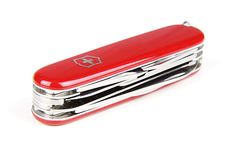 Zwitsers leger-multitool, leger, blad, compact, besnoeiing, uitrusting, geïsoleerd, mes, metaal, multifunctionele, opener, zak-, rood, zag, schaar, scherp, roestvrij, Zwitsers, Zwitserland, gereedschap, wit, geïsoleerde objecten, enkel object, detailopname, geen mensen, witte achtergrond, wereldwijde communicatie, communicatie, luxe, technologie, uitknippen, verbinding, Draadloze technologie, bedrijf, studio opname, computerapparatuur, computer netwerk, internet, elektronicawinkel, computer, witte kleur, elektrische apparatuur, persoonlijk accessoire, 2K, CC0, publiek domein, royaltyvrij