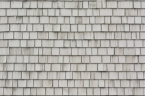 detailopname, foto, grijs, dakshingles, focus fotografie, beton, muur, zijspoor, tegel, patroon, oppervlakte, herhaling, herhalende, blokken, zwart en wit, achtergronden, architectuur, volledig kader, geen mensen, ingebouwde structuur, getextureerde, in een rij, buitenkant van het gebouw, muur - bouwfunctie, dag, bruin, ontwerp, zij aan zij, buitenshuis, grote groep objecten, witte kleur, dak, bestellen, dakpan, 4K, CC0, publiek domein, royaltyvrij