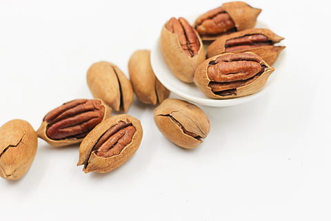 pecannødder, nødder, valnødder, pecannødder, nød, valnødder, mad og drikke, mad, studio skud, indendørs, hvid baggrund, mandel, tæt på, sund kost, stor gruppe af objekter, snack, ingen mennesker, skåret ud, friskhed, velvære, stilleben, møtrik - mad, stak, ingrediens, variation, fristelse, 5K, CC0, offentligt domæne, royaltyfrie