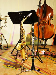 flere, musikalsk, instrument foto, scene, jazz, instrumenter, præsentation, koncert, session, Live musik, traditionelt, bånd, begivenhed, opstår, klarinet, saxofon, bas, bas violin, trommer, musik, musikinstrument, lyd, musiker, scene - ydeevne plads, populær musik koncert, musikalske band, jazz musik, tromme, ydeevne, kontrabas, udstyr, kunst og underholdning, trommesæt, underholdning, musikalsk udstyr, kunstkultur og underholdning, streng instrument, indendørs, klassisk musik, mikrofon, ingen mennesker, input enhed, musikstand, fravær, guitar, snor, nodeblad, vindinstrument, orkester, 4K, CC0, offentligt domæne, royaltyfrie