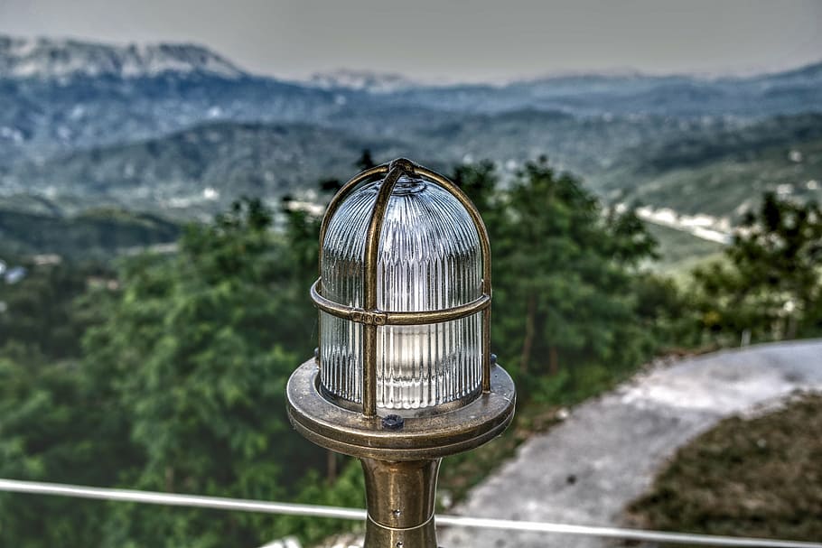 lampă, ușoară, in afara, prim plan, fundal, estompa, neclară, peisaj, Munte, să se concentreze asupra primelor elemente, zi, nici o persoana, natură, metal, arhitectură, scenice - natura, în aer liber, construită, apă, punct de observare, a închide, balustradă, monedă, frumusețe în natură, Securitate, cer, plantă, 5K