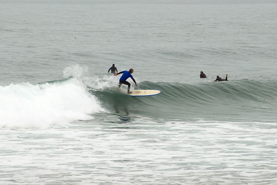 surf, surf de platja, navega, oceà, surf-riding, esport, taula de surf, esport d'aigua, acció, homes, gent, Esports extrems, velocitat, aigua, a l'aire lliure, mar, moviment, esport aquàtic, davant del mar, onada, activitat d'oci, estils de vida, persones reals, habilitat, aventura, dia, naturalesa, bellesa a la natura, poder a la natura, 1080P