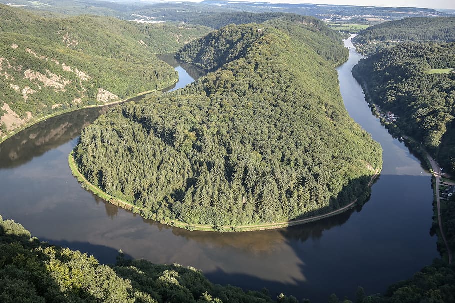 bucle saar, naturalesa, riu, paisatge, perspectiva, Sarre, paisatge fluvial, escenics - natura, aigua, bellesa a la natura, color verd, tranquil·litat, escena tranquil·la, vista d’angle alt, cap gent, planta, dia, arbre, muntanya, llac, escena no urbana, medi ambient, idíl·lic, terra, a l'aire lliure, 5K