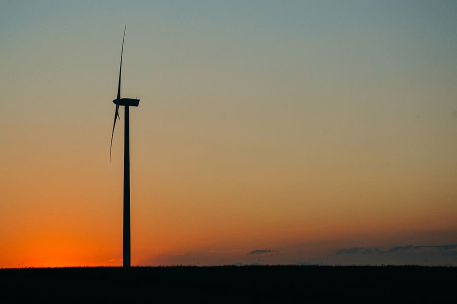 silueta de molino de viento, foto, molino, silueta, puesta de sol, oscuridad, cielo, naranja, paisaje, energía alternativa, energía eólica, turbina eólica, conservación del medio ambiente, generación de combustible y energía, energía renovable, tecnología, color naranja, belleza en la naturaleza, ambiente, turbina, paisajes - naturaleza, naturaleza, nadie, tierra, tranquilidad, recursos sustentables, al aire libre, cielo romantico, poder en la naturaleza, 5K