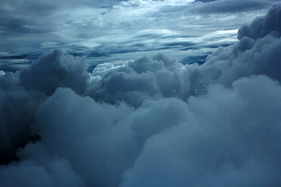 ocell, foto de vista d'ulls, núvols, núvols floppy, cel ennuvolat, cel blanc negre, naturalesa, cel, ennuvolat, fons de pantalla, fons, núvols foscos, núvol - cel, temps, cloudscape, blau, aire, escenics, escenics - natura, núvol, bellesa a la natura, atmosfera, cel dramàtic, medi ambient, cel malhumorat, vista aèria, cap gent, tempesta, esponjós, a dalt, a l'aire lliure, fosc, suavitat, meteorologia, vent, resum, ominós, mirant la vista, pluja, clima, 1080P