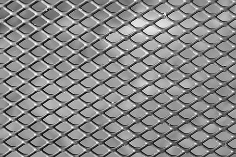 grå metal foto, abstrakt, kulisse, baggrund, grå, gitter, hul, industriel, industri, jern, mesh, metal, metallisk, mønster, ark, stål, struktur, tekstureret, tapet, baggrunde, fuld ramme, beskyttelse, ingen mennesker, tæt på, sikkerhed, diamantformet, hegn, chainlink hegn, gentagelse, design, grænse, barriere, legering, sølvfarvet, jern - metal, krom, 1080P, CC0, offentligt domæne, royaltyfrie