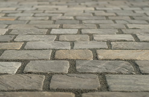 graue Betondecke, ohne Titel, Stein, Kopfsteinpflaster, Fliese, Pfad, Sandstein, indischer Stein, Steinweg, gepflastert, Gehweg, Bürgersteig, Pflaster, Backstein, Muster, Hintergründe, Vollbild, keine Leute, Fußweg, High Angle View, Pflasterstein, Tag, draußen, texturiert, Oberflächenniveau, Straße, Nahansicht, stein material, Stadt, grau, die Architektur, in einer Reihe, Beton, 4K, CC0, gemeinfrei, lizenzfrei