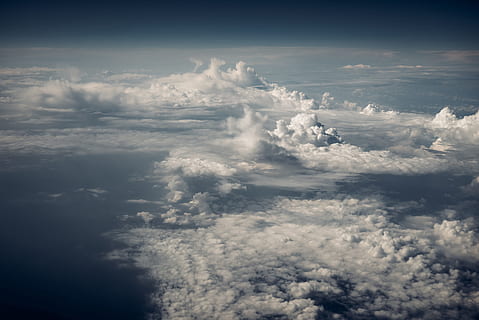 aereo, vista, bianca, nuvole, blu, nube, cielo, sopra, aria, atmosfera, Cloudscape, nuvoloso, colorato, cumulo, soffice, natura, orizzontale, paesaggio, tono, tonica, volo, volare, Esplorare, volante, all'aperto, vista aerea, elevato, vista elevata, ambiente, scenario, panoramico, nuvola - cielo, bellezza nella natura, scenics - natura, scena tranquilla, la tranquillità, nessuno, giorno, idilliaco, cielo drammatico, sfondi, Paradiso, meteorologia, 5K, CC0, dominio pubblico, privo di copyright