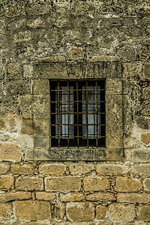 langas, sienos, akmuo, Kipras, paralimni, ayia anna, bažnyčia, viduramžių, stačiatikis, architektūra, religija, krikščionybė, pastatyta struktūra, pastato išorė, istorija, nėra žmonių, pastatas, sienų kūrimo funkcija, senas, dieną, žemas kampo vaizdas, akmeninė siena, lauke, praeitis, nuskendo, saugos juosta, namas, atsisakyta, modelį, lango rėmas, 5K, CC0, Viešasis domenas, nemokamai