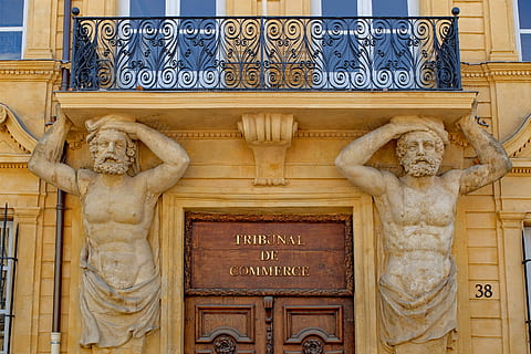porta, statua, facciata, antico, atlante, architettura, Tribunale, vecchio, città, storico, Aix-en-provence, provence, Francia, Europa, struttura costruita, esterno dell'edificio, storia, il passato, testo, nessuno, destinazioni di viaggio, mestiere, costruzione, giorno, religione, arte e artigianato, rappresentazione umana, rappresentazione, credenza, caratteristica della parete, copione, luogo di culto, intaglio - prodotto artigianale, ornato, all'aperto, colonna architettonica, 4K, CC0, dominio pubblico, privo di copyright