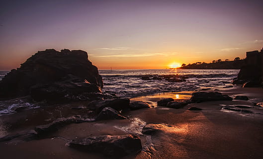 solnedgang, strand, solhimmel, sol, hav, himmel, at lyve, sand, natur, aften, lys, tusmørke, vand, klipper, klippe, rock-objekt, scenics - natur, skønhed i naturen, jord, solid, ro, rolig scene, orange farve, horisont, horisont over vand, bevægelse, idyllisk, ingen mennesker, 5K, CC0, offentligt domæne, royaltyfrie
