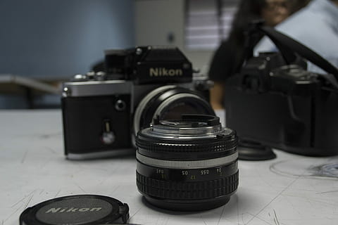 nikon, hedefleri, hedef, kamera, enstitü, fotoğrafçılık, bardak, kamera - fotoğrafik donanımlar, fotoğrafçılık temaları, teknoloji, eski moda, insansız, Film endüstrisi, lens - optik alet, fotoğrafik donanım, içeriye, sanat kültürü ve eğlence, kapatmak, ön plana odaklanmak, lens - göz, tablo, tek nesne, televizyon kamerası, natürmort, medya, Kamera filmi, retro tarz, dijital kamera, slr kamera, çekim, 4K, CC0, kamu malı, telif ücretsiz