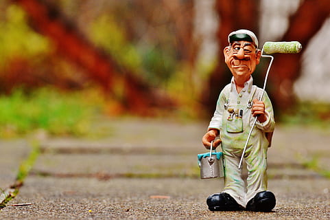 Maler Figur, selektiv, fokus fotografie, Maler, löschen, Arbeit, Zahl, Maler arbeiten, Farbe, Job, Malerei, rollen, renovieren, hausmaler, Tintenroller, lustig, süß, Deko, Dekoration, Kunst, eine Person, in voller Länge, Vorderansicht, Kindheit, Fokus auf den Vordergrund, Männer, Kind, Tag, echte Menschen, Spielzeug, Jungs, Freizeitbeschäftigung, Natur, draußen, Lebensstile, Legere Kleidung, Porträt, Transport, 5K, CC0, gemeinfrei, lizenzfrei