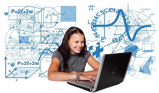 sorridente, menina, usando, computador portátil, aprender, escola, aluna, matemática, física, Educação, borda, pi, diâmetro, raio, geometria, dígitos, símbolo, idéia, computador, monitor, estude, conhecer, tecnologia, Treinamento, tecnologia sem fio, usando laptop, comunicação, uma pessoa, Internet, adulto, pessoas, conexão, rede de computadores, felicidade, vista frontal, dentro de casa, cabelo, olhando, adulto jovem, mulheres, dados, analisando, comunicações globais, complexidade, Penteado, 4K, CC0, domínio público, royalty free