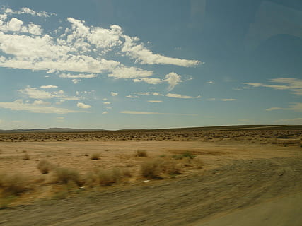 desert, conduir, sortir, moviment, cel, carretera, cel, carretera, pols de la carretera, carretera de sorra, sec, sequera, utah, EUA, naturalesa, paisatge, escenics, paisatges, llocs de viatges, cap gent, Àfrica, veldt, mongolia independent, núvol - cel, a l'aire lliure, clima àrid, medi ambient, terra, escena tranquil·la, tranquil·litat, escenics - natura, bellesa a la natura, escena no urbana, dia, horitzó sobre la terra, sorra, horitzó, planta, clima, pols, 2K, CC0, domini públic, lliure de regalies
