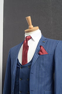 vestit i corbata, homes, vestit, corbata, roba, botiga, negocis, home de negocis, ben vestit, maniquí, camisa de botó, a l'interior, roba d'home, secció mitjana, venda al detall, moda, una persona, roba casual, ratlles, representació humana, tir de l'estudi, persones reals, roba formal, consumisme, 2K, CC0, domini públic, lliure de regalies