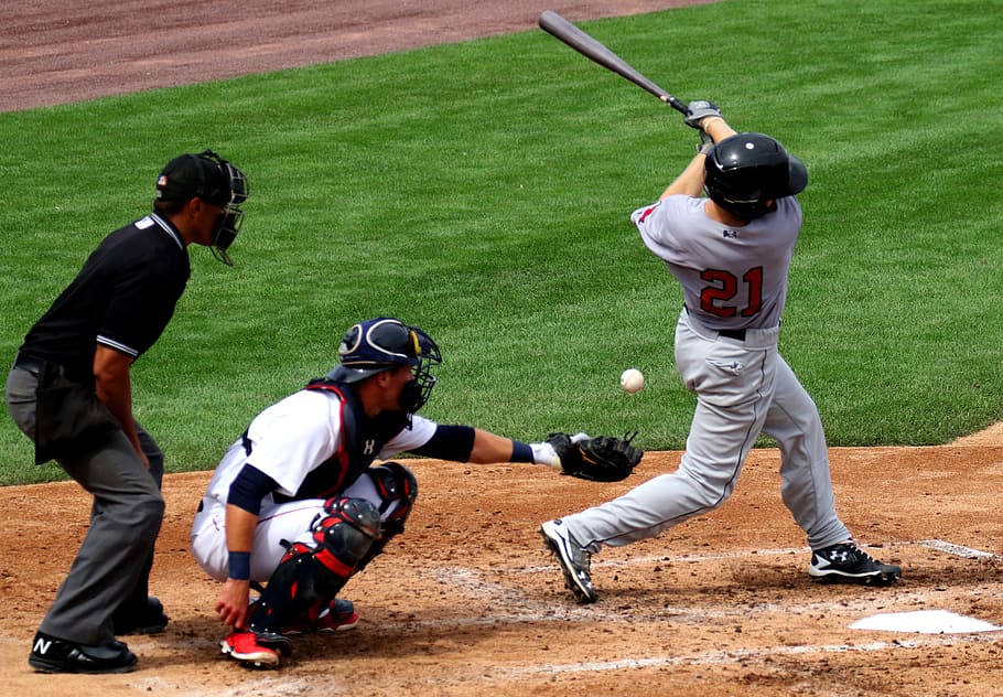 beisbol, batuda, receptor, àrbitre, colpejar, swing and miss, balanceig, pilota, jugador, acció, esport, professional, americà, ferris de lehigh valley, allentown, joc, competició, atlètic, Lliga, jugant, casc, beisbol - esport, casc esportiu, camp de joc, gent, dia, persones reals, barreteria, homes, casc de beisbol, de peu, seguretat, camp, grup de persones, protecció, longitud completa, roba, a l'aire lliure, agressió, 4K