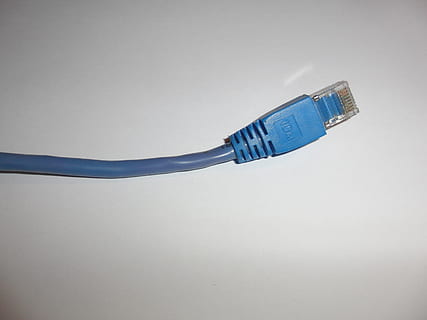 sieć, kabel, ethernet, wtyczka, wlan, niebieski, kabel komputerowy, wtyczka połączenia sieciowego, Internet, śieć komputerowa, połączenie, technologia, technologia bezprzewodowa, porozumiewanie się, komputer, wewnątrz, pojedynczy obiekt, kopia przestrzeń, studio strzał, odetnij, przewodowy, żadnych ludzi, zbliżenie, wyposażenie komputera, router, zasilacz, 2K, CC0, domena publiczna, darmowe zdjęcia