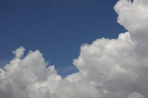 Wolke, Regen, Textur, abstrakt, Landschaft, Himmel, Wolken, hoch, Jahreszeit, Es liegt in der Luft, Luft, draussen, Hintergrund, wunderschönen, regnerisch, Winter, Sturm, Natur, Weiß, grau, dunkel, Herbst, Blau, Atmosphäre, Farbbild, wolke - himmel, fliegend, weiße Farbe, keine Leute, Wolkengebilde, Schönheit in der Natur, Tag, kopieren sie platz, idyllisch, Ruhe, draußen, Flugzeug, Flachwinkelansicht, flauschige, Szenen - Natur, Freiheit, Weichheit, Meteorologie, 4K, CC0, gemeinfrei, lizenzfrei