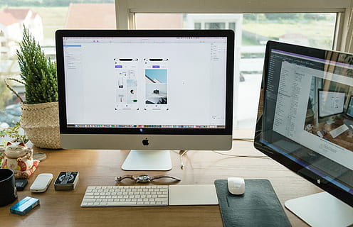 plata imac, teclado mágico de manzana, ratón mágico, convertido, computadora, trabajo, escritorio, estación, monitor, tecnología, mesa, equipo de computadora, monitor de computadora, mueble, adentro, tecnología inalámbrica, conexión, comunicación, Internet, Red de computadoras, pantalla del dispositivo, negocio, nadie, oficina, tableta digital, usando la computadora, pantalla, pantalla plana, teclado, e-learning, 5K, CC0, dominio público, libre de derechos